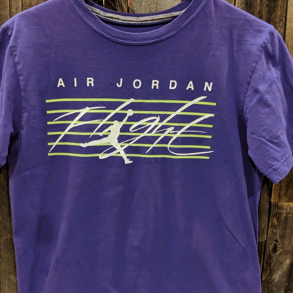 Air Jordan Flight Retro look T-shirt medium.